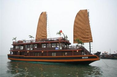 Halong Classic Sail