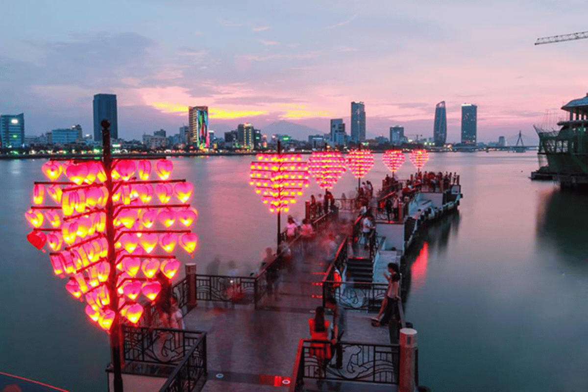 Da Nang Love Bridge – A Romantic Icon on the Han River