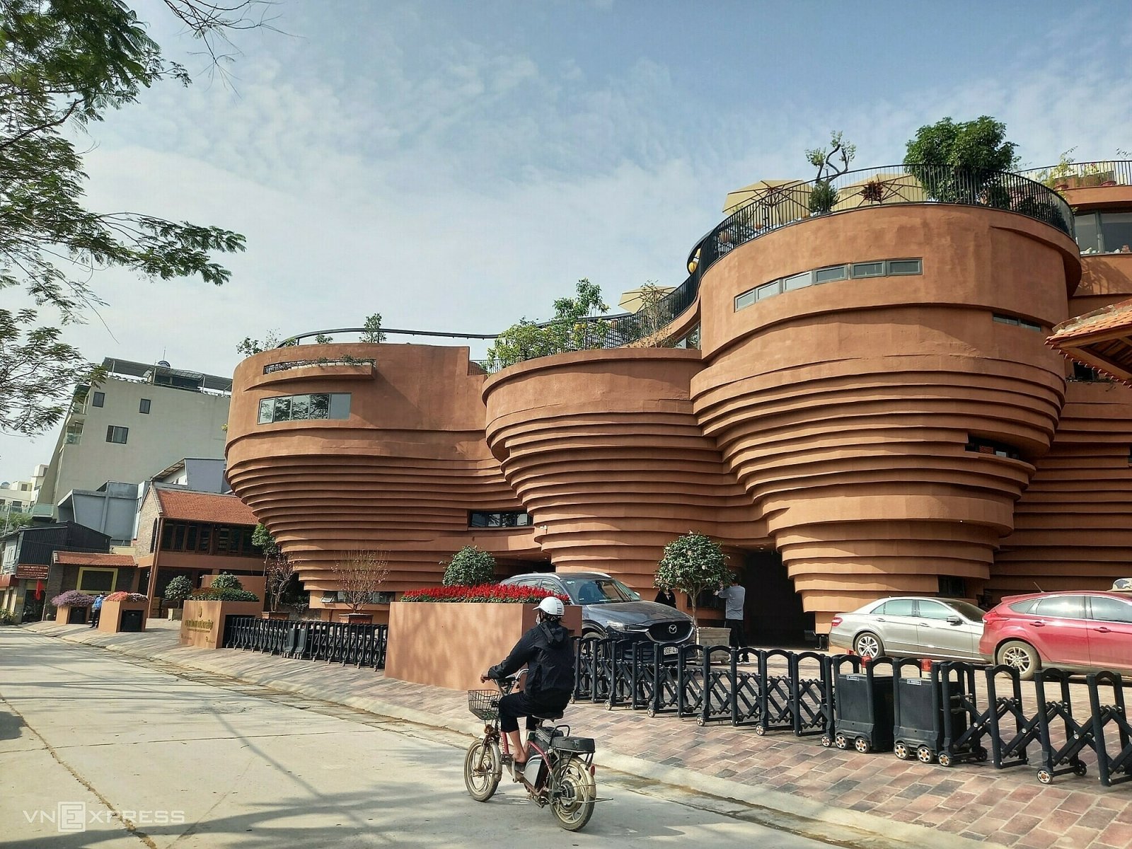 Discover Hanoi on Two Wheels: A Cycling Adventure through Vietnam’s Timeless Capital
