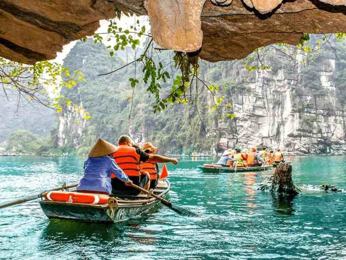 Experience the Best Deals with Vietnam Tour Packages!